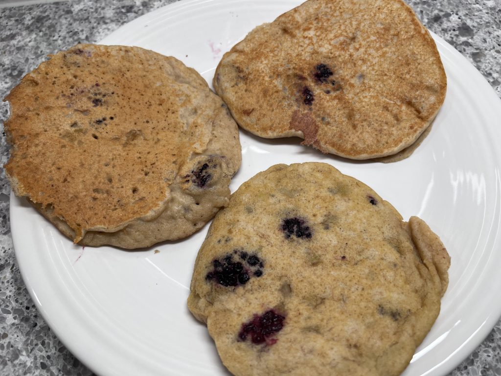 2-Ingredients Blackberry Pancake For Baby (no egg) - BLW For Busy Moms